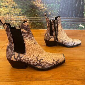 Jeffrey Campbell Snakeskin (Faux) Anke Boots w/Zipper & Silver Toe Accents Sz 8